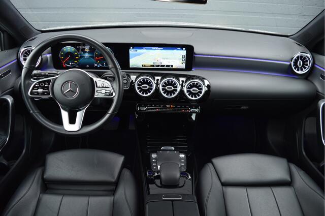Mercedes-Benz A-KLASSE 180 Business Solution Luxury | ACC | CAMERA | CARPLAY | SFEERVERLICHTING |