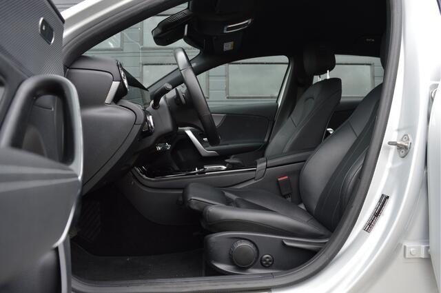 Mercedes-Benz A-KLASSE 180 Business Solution Luxury | ACC | CAMERA | CARPLAY | SFEERVERLICHTING |