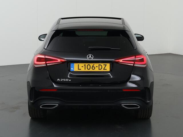 Mercedes-Benz A-KLASSE 250 e Business Solution AMG Limited | Panoramadak | Navigatiesysteem | Parkeercamera | Cruise Control