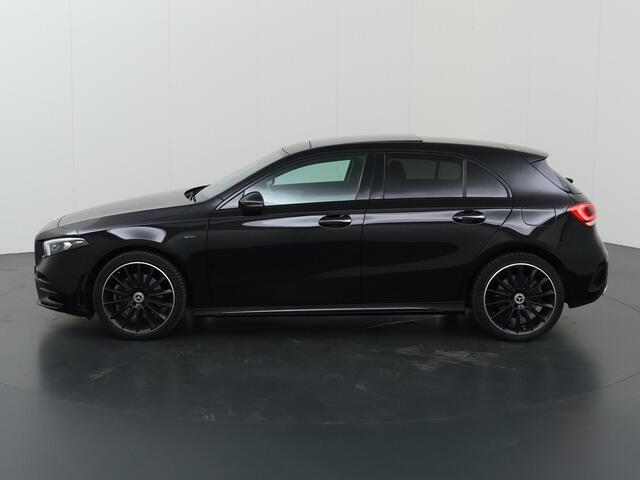 Mercedes-Benz A-KLASSE 250 e Business Solution AMG Limited | Panoramadak | Navigatiesysteem | Parkeercamera | Cruise Control