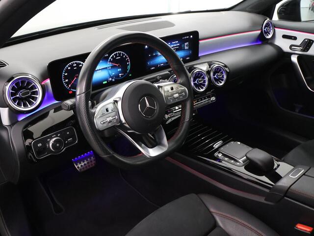 Mercedes-Benz A-KLASSE 250 e Business Solution AMG Limited | Panoramadak | Navigatiesysteem | Parkeercamera | Cruise Control