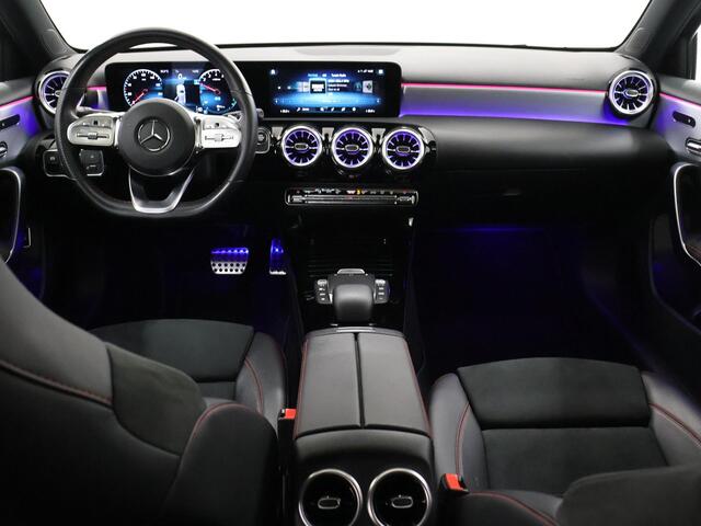 Mercedes-Benz A-KLASSE 250 e Business Solution AMG Limited | Panoramadak | Navigatiesysteem | Parkeercamera | Cruise Control