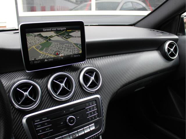 Mercedes-Benz A-KLASSE 180 AMG Night Edition Plus /NAVI/Camera/PDC/Leder/18'LM/Dynamic Select/Cruise control/Climate/ISOFIX!