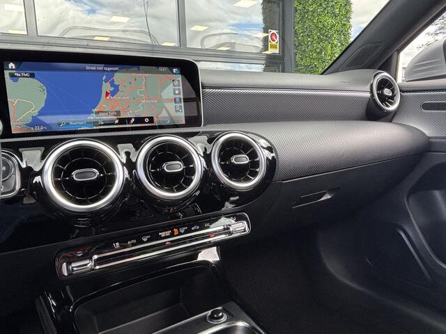 Mercedes-Benz A-KLASSE 200 Launch Edition Premium | Widescreen | PDC | Multibeam LED