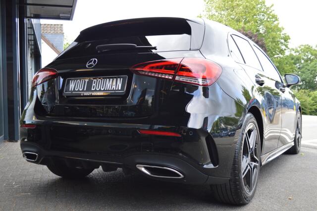 Mercedes-Benz A-KLASSE 180 AMG Led Panorama Widescreen Sfeer Camera Night Pdc