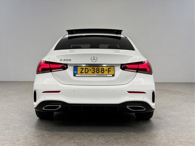 Mercedes-Benz A-KLASSE 200 AMG Night Upgrade 164PK Pano Sfeer LED Carplay Virtual Camera Clima Cruise Navi PDC 18''LMV