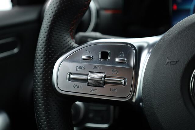 Mercedes-Benz A-KLASSE 180 Business Solution AMG | Navi | Apple CarPlay | Stoelverw. | Park assist | 18'' |