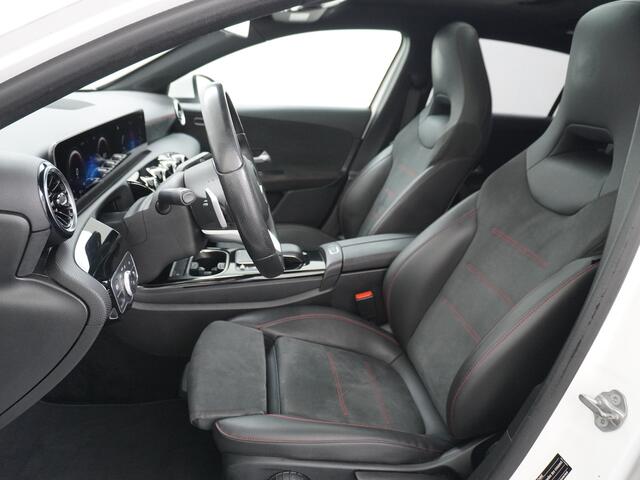 Mercedes-Benz A-KLASSE 200 164PK Autom. AMG Line Navi premium Ecc Cruise control Panoramadak Stoelverwarming DAB Premium Plus Widescreen cockpit Multibeam led Rijstrooksensor Grootlicht-assisten Licht en zichtpakket Connected services Verkeersbord detectie WiFi Nieuwprijs ¤46.0