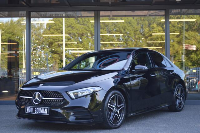 Mercedes-Benz A-KLASSE 200 AMG Led Panorama Widescreen Sfeer Camera 360 Pdc