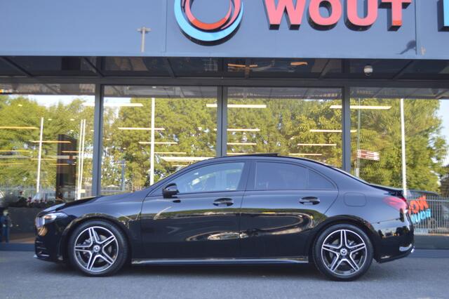 Mercedes-Benz A-KLASSE 200 AMG Led Panorama Widescreen Sfeer Camera 360 Pdc
