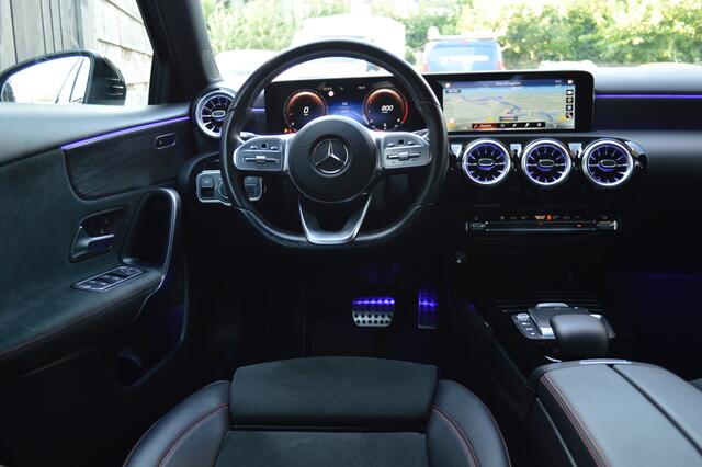 Mercedes-Benz A-KLASSE 200 AMG Led Panorama Widescreen Sfeer Camera 360 Pdc