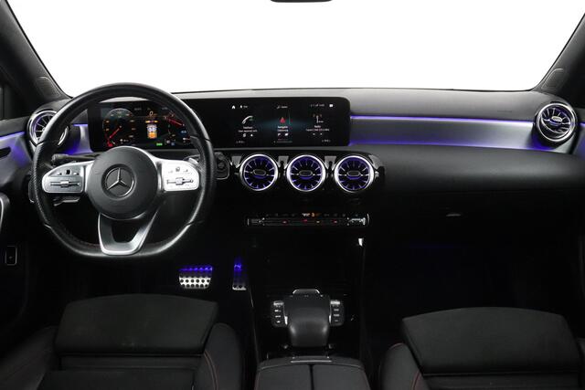 Mercedes-Benz A-KLASSE 250 e AMG Business Limited | Panoramadak | Sfeerverlichting | Memory | Burmester |