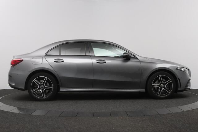 Mercedes-Benz A-KLASSE 250 e AMG Business Limited | Panoramadak | Sfeerverlichting | Memory | Burmester |