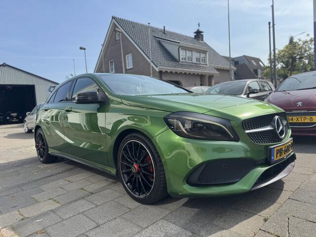 Mercedes-Benz A-KLASSE 180 Bus. Sol. AMG