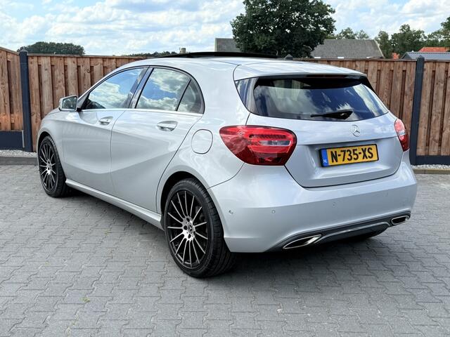 Mercedes-Benz A-KLASSE 180 AMG-Line PANO 18 INCH keyless