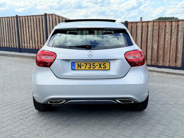 Mercedes-Benz A-KLASSE 180 AMG-Line PANO 18 INCH keyless