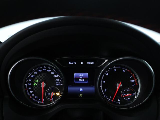 Mercedes-Benz A-KLASSE 180 AMG Sportpakket | Panoramadak | Stoelverwarming | Sfeerverlichting | LED | Navigatie | Parkeersensoren | Inclusief 12 Maanden Garantie