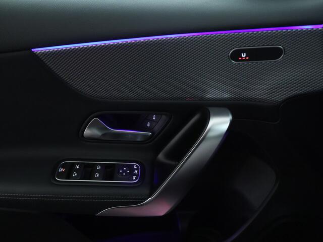 Mercedes-Benz A-KLASSE 180 Luxury Line Led Koplampen | Sfeerverlichting | Stoelverwarming voor | Spiegel Pakket. Inclusief 48 maanden MB Certified garantie voor Europa.