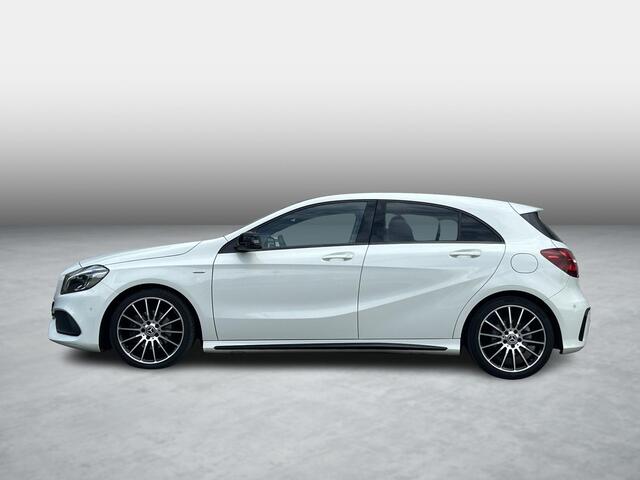 Mercedes-Benz A-KLASSE 180 Sport Edition Amg-line| Schuifdak | Camera | Navi |