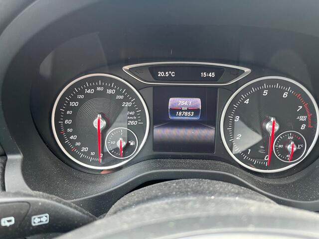 Mercedes-Benz A-KLASSE 180 Lease Edition Plus navi ecc parkeersensoren