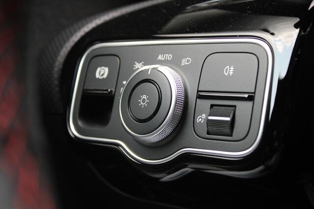 Mercedes-Benz A-KLASSE 250e AMG Line - Widescreen - Stoelverwarming - Camera - Pano - LED - DC Lader - Nightpakket - Rijklaar