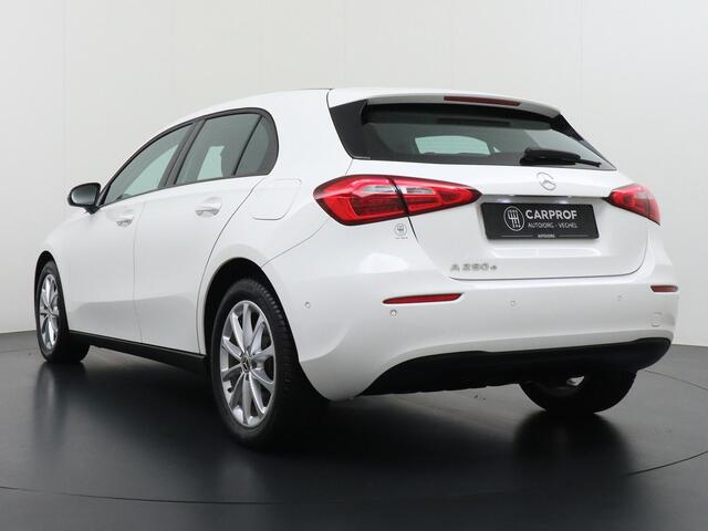 Mercedes-Benz A-KLASSE 250 e Carplay | Stoelverwarming | Plug in Hybrid PHEV