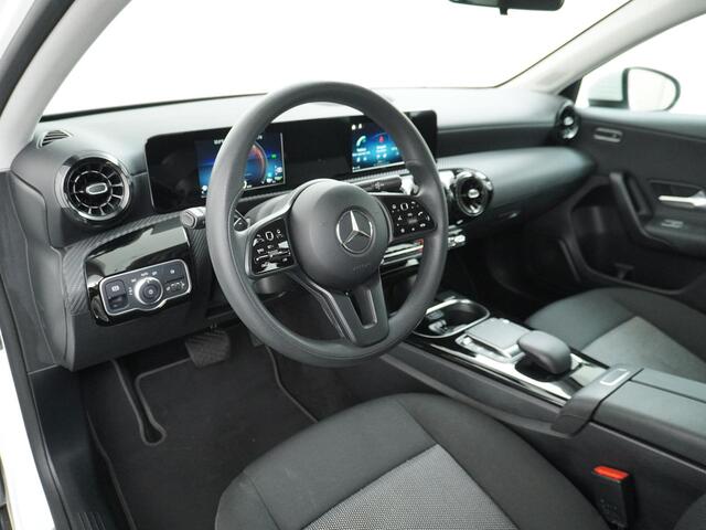 Mercedes-Benz A-KLASSE 250 e Carplay | Stoelverwarming | Plug in Hybrid PHEV
