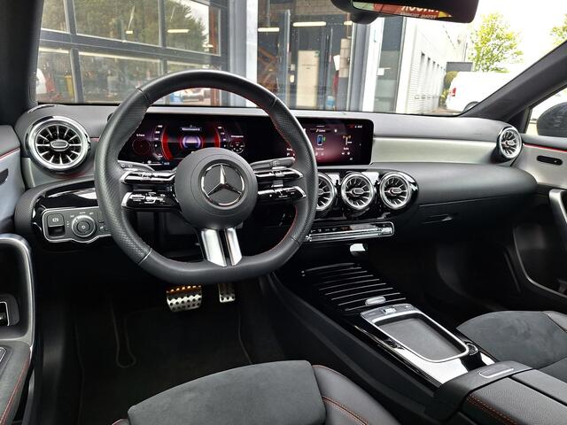 Mercedes-Benz A-KLASSE 250 e AMG Line | Night Pakket | Apple CarPlay | Android Auto | Sierdelen Aluminium | Sfeerverlichting | Stoelverwarming | Achteruitrijcamera | Parkeersensoren | Elektrisch Inklapbare Buitenspiegels