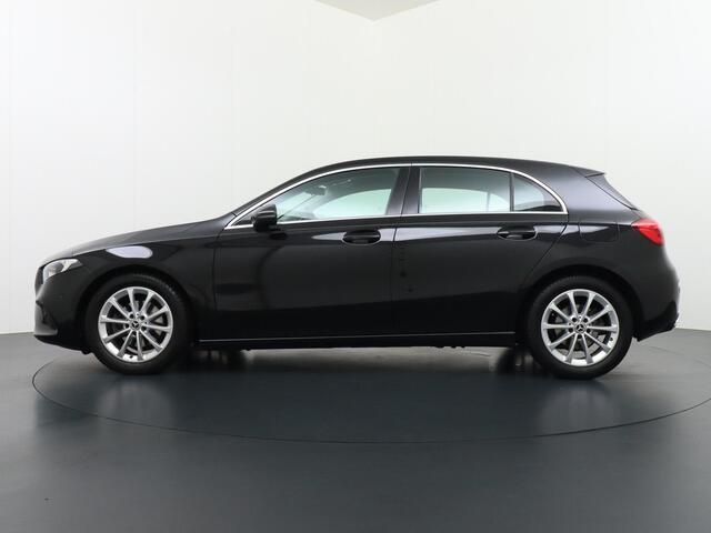 Mercedes-Benz A-KLASSE 180 d Business Solution Automaat Navigatie MBUX Camera