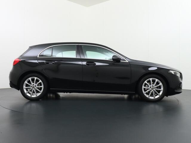 Mercedes-Benz A-KLASSE 180 d Business Solution Automaat Navigatie MBUX Camera