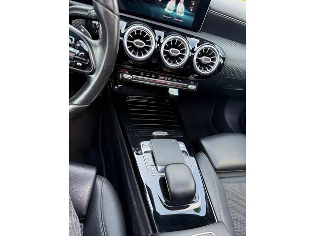 Mercedes-Benz A-KLASSE 180 d Launch Edition Premium Plus