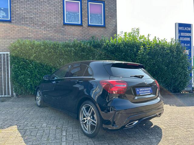 Mercedes-Benz A-KLASSE 180 AMG Line, Climate C, Navigatie, Lmv!!!