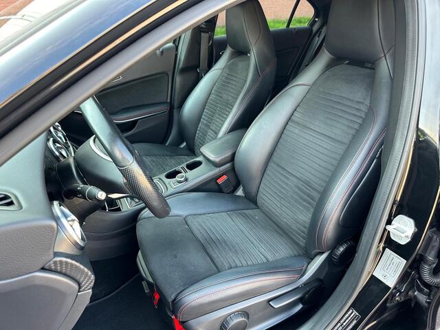 Mercedes-Benz A-KLASSE 180 AMG Line, Climate C, Navigatie, Lmv!!!