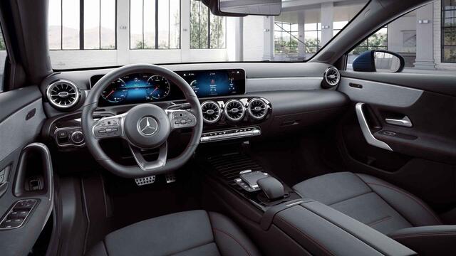 Mercedes-Benz A-KLASSE 180 Business Solution AMG | Rijassistentiepakket | Achteruitrijcamera | Stoelverwarming | Widescreen |