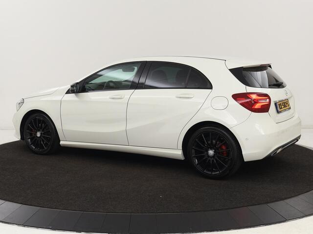 Mercedes-Benz A-KLASSE 200 Urban | Leder | Stoelverwarming | Navigatie | Harman/Kardon | Park Assist | Carplay | Airco | Cruise control | Bluetooth