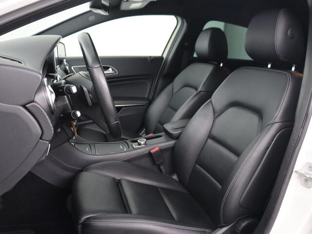 Mercedes-Benz A-KLASSE 200 Urban | Leder | Stoelverwarming | Navigatie | Harman/Kardon | Park Assist | Carplay | Airco | Cruise control | Bluetooth
