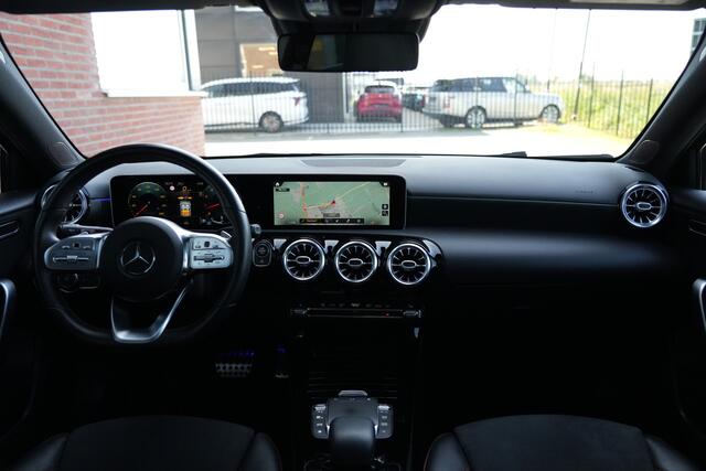 Mercedes-Benz A-KLASSE 250 AMG Premium Plus 224pk Panoramadak/360Camera/Trekhaak