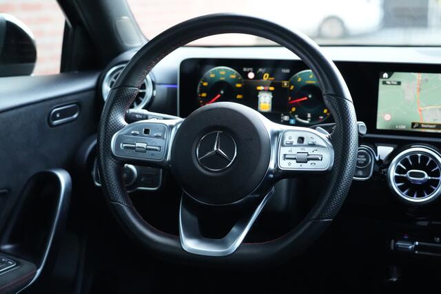 Mercedes-Benz A-KLASSE 250 AMG Premium Plus 224pk Panoramadak/360Camera/Trekhaak