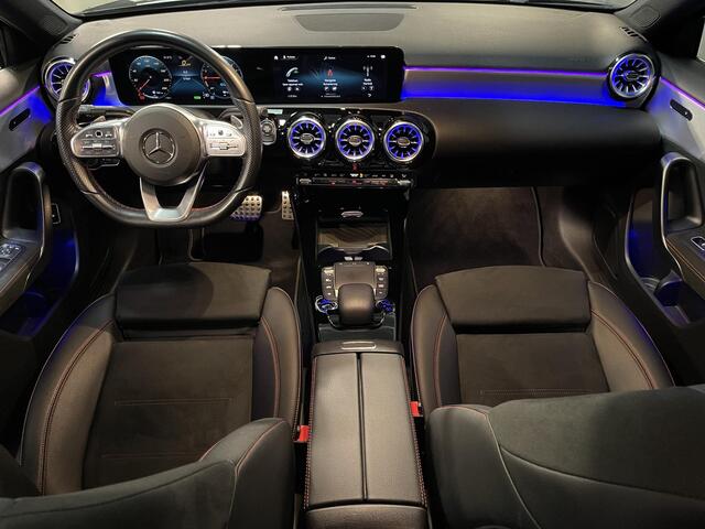 Mercedes-Benz A-KLASSE 250 e Premium 19"/Dodehoek/Camera/Sfeerverlichting/Stoelverwarming/Apple Carplay& Android Auto