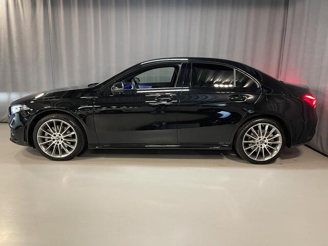 Mercedes-Benz A-KLASSE 250 e Premium 19"/Dodehoek/Camera/Sfeerverlichting/Stoelverwarming/Apple Carplay& Android Auto