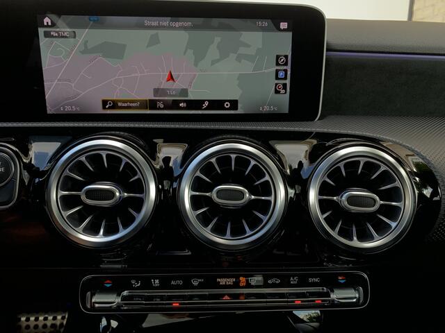Mercedes-Benz A-KLASSE 180 AMG Aut Panoramadak Nightpakket Widescreen AmbientLight Keyless SportLeder Led Camera Pdc