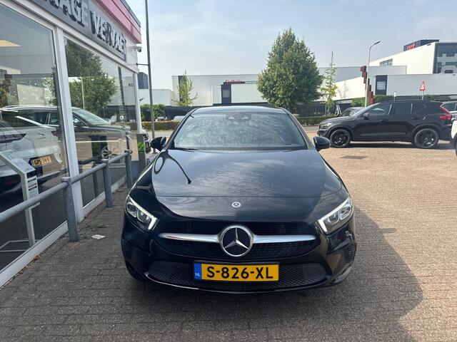 Mercedes-Benz A-KLASSE 180 Business Solution Plus Upgrade
