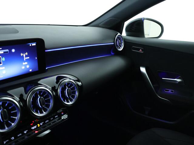Mercedes-Benz A-KLASSE 180 Star Edition AMG Line | Nightpakket | Parkeerpakket met achteruitrijcamera | KEYLESS GO-comfortpakket | Extra USB-poorten | Antidiefstalpakket URBAN GUARD PLUS | Sfeerverlichting |