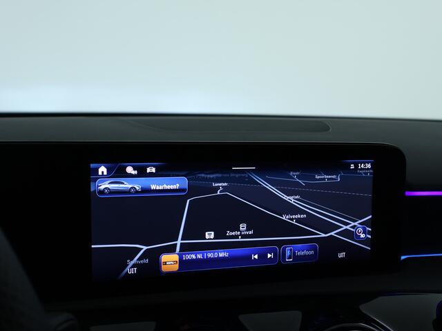 Mercedes-Benz A-KLASSE 180 Star Edition AMG Line | Nightpakket | Parkeerpakket met achteruitrijcamera | KEYLESS GO-comfortpakket | Extra USB-poorten | Antidiefstalpakket URBAN GUARD PLUS | Sfeerverlichting |