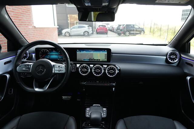 Mercedes-Benz A-KLASSE 180 Business Solution AMG 136pk Stoelverwarming/Navigatie/Camera