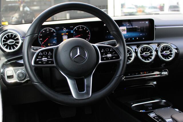 Mercedes-Benz A-KLASSE 180 Business Solution AMG | Camera |