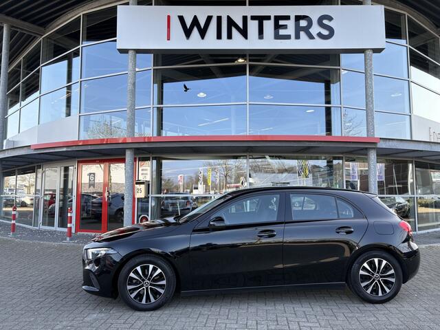 Mercedes-Benz A-KLASSE 180 Business Solution | Navigatie | Camera | Stoelverwarming | Cruise Control | Climate Control