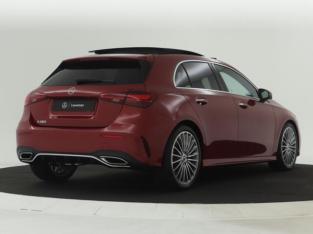 Mercedes-Benz A-KLASSE 180 AMG Line Plus LIMITED | Antidiefstalpakket URBAN GUARD PLUS | Dodehoekassistent | Parkeerpakket met 360°-camera | Extra USB-poorten | KEYLESS GO | Sfeerverlichting | Head-up display | Verwarmde stoelen vooraan |