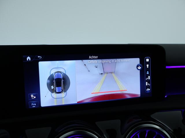 Mercedes-Benz A-KLASSE 180 AMG Line Plus LIMITED | Antidiefstalpakket URBAN GUARD PLUS | Dodehoekassistent | Parkeerpakket met 360°-camera | Extra USB-poorten | KEYLESS GO | Sfeerverlichting | Head-up display | Verwarmde stoelen vooraan |