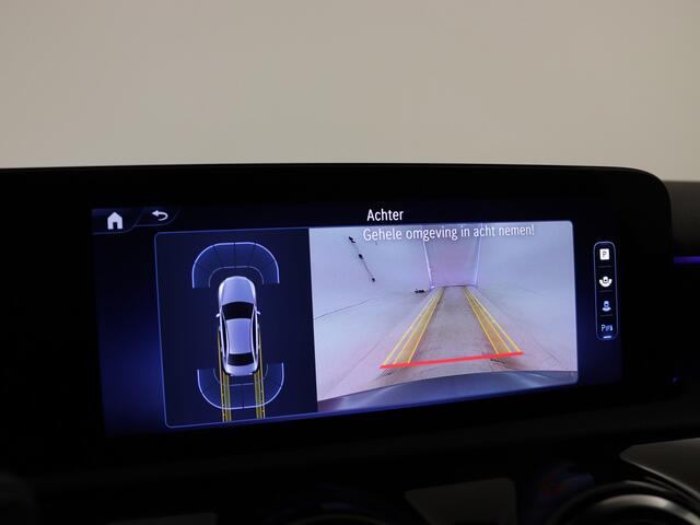 Mercedes-Benz A-KLASSE 180 Star Edition Limited | AMG Line | Nightpakket | Dodehoekassistent | Sfeerverlichting | Parkeerpakket met achteruitrijcamera | Extra USB-poorten | Draadloos oplaadsysteem voor Smartphone | KEYLESS GO-comfortpakket |